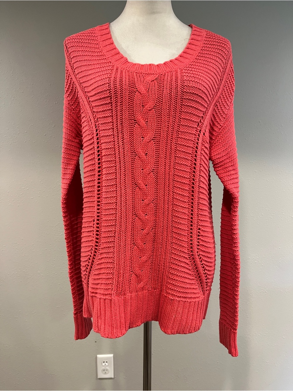 Old Navy coral Cable Knit Scoop Neck Sweater size large